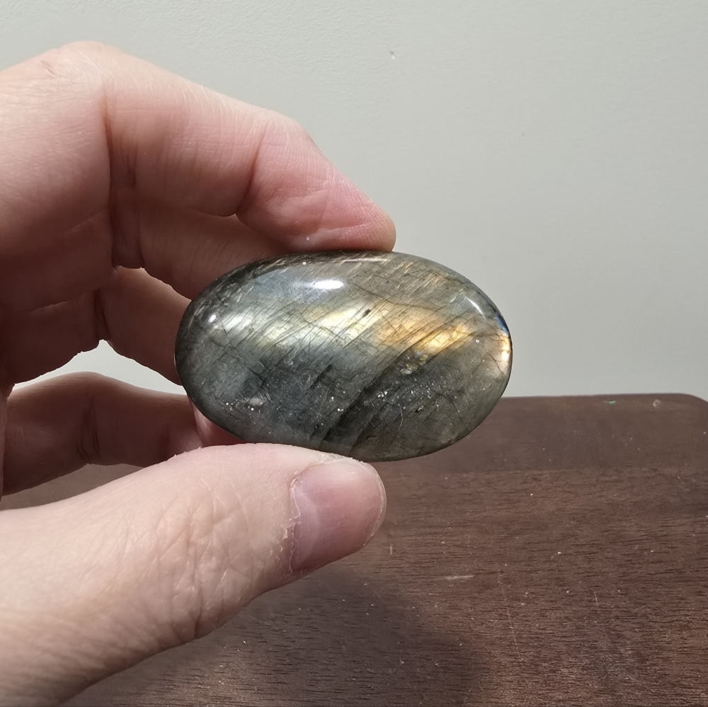 Labradorite Crystal Palmstone #E